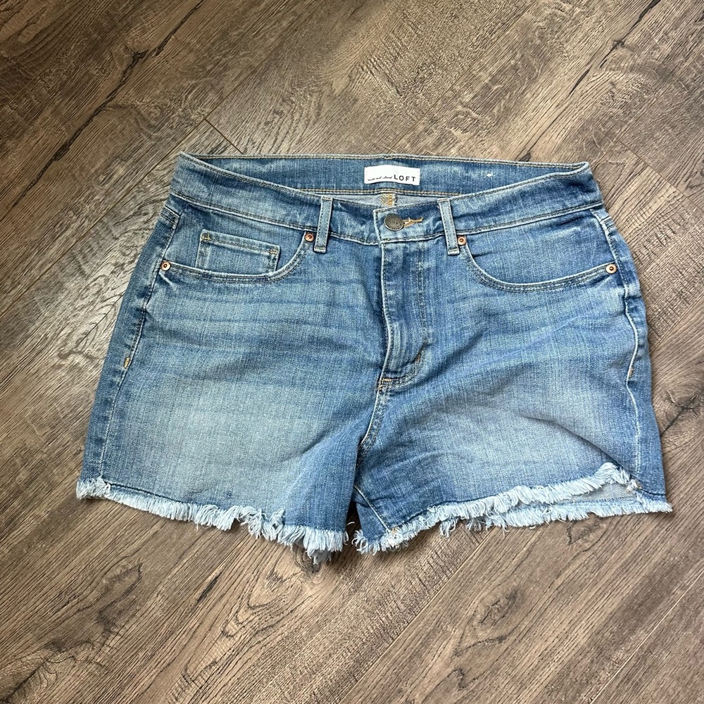 Loft Raw Edge Frayed Jean Shorts. Size 28 (6)